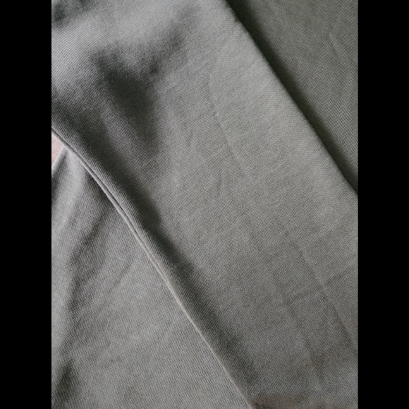 Puma Women's Pull Over Hoodie. Army Green. Size L. - Picture 6 of 6